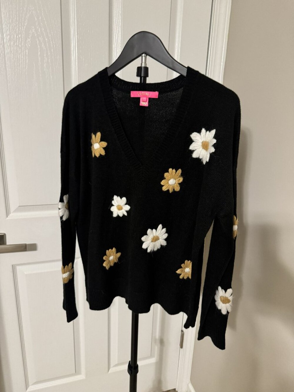 Lilly Pulitzer Tensley Sweather Black Blooming Embroidery